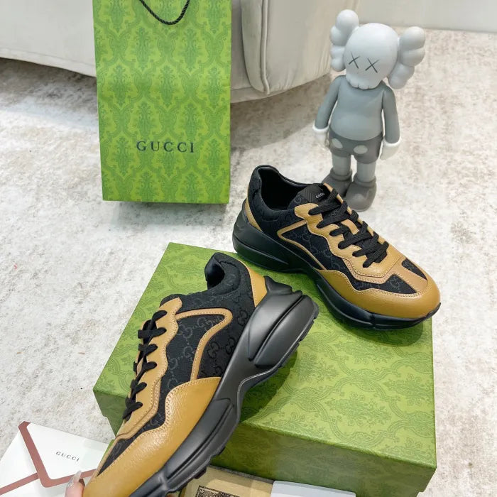 SNEAKERS 26