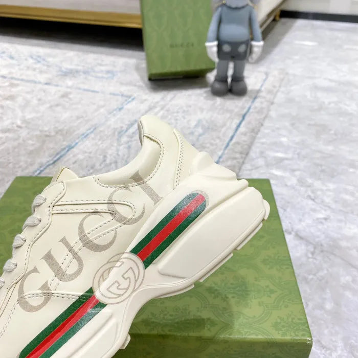 SNEAKERS 06