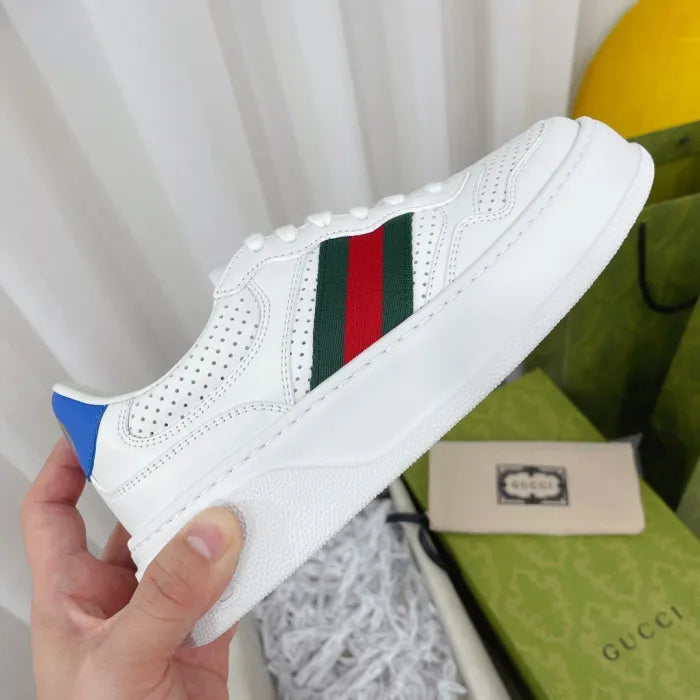 SNEAKERS 23