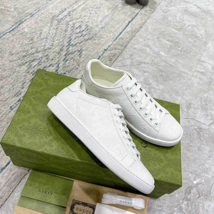 SNEAKERS 21