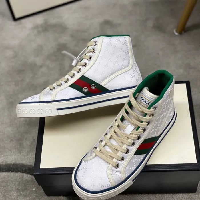SNEAKERS 14