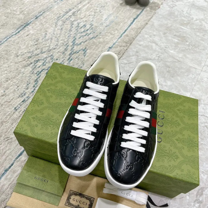 SNEAKERS 16