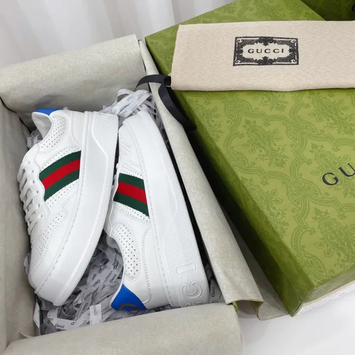 SNEAKERS 23