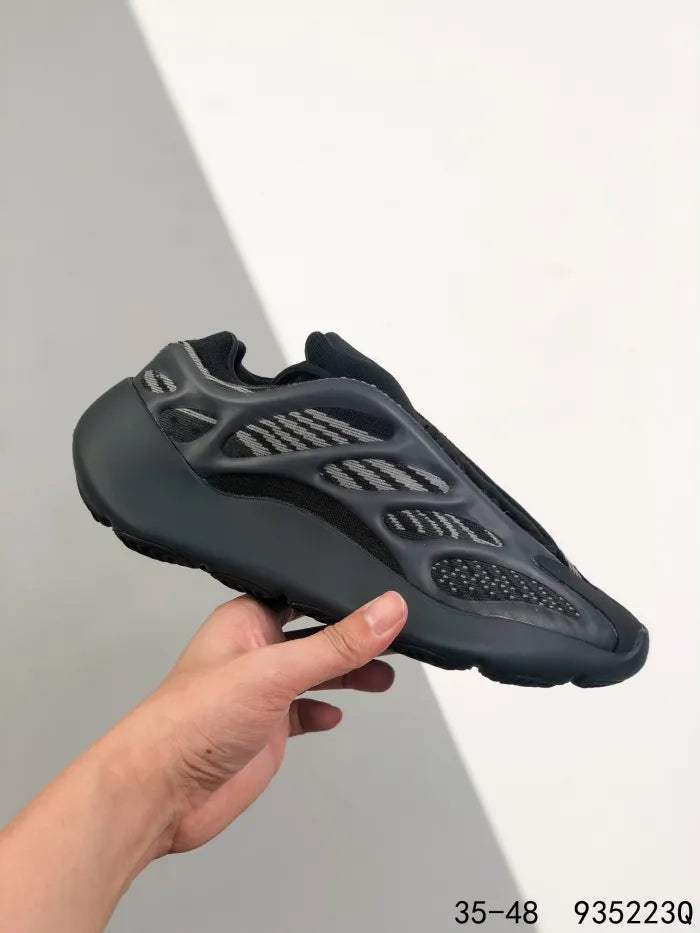 Y - SNEAKERS