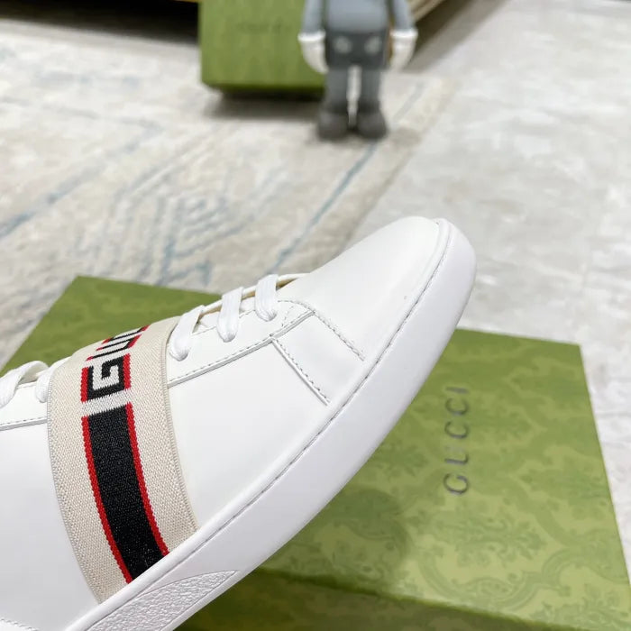 SNEAKERS 21