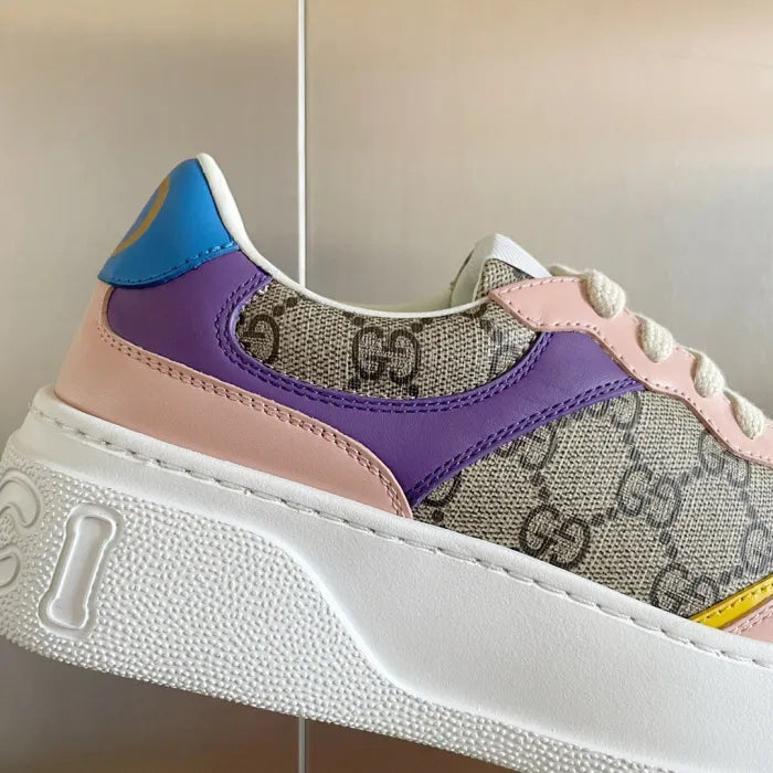 SNEAKERS 23
