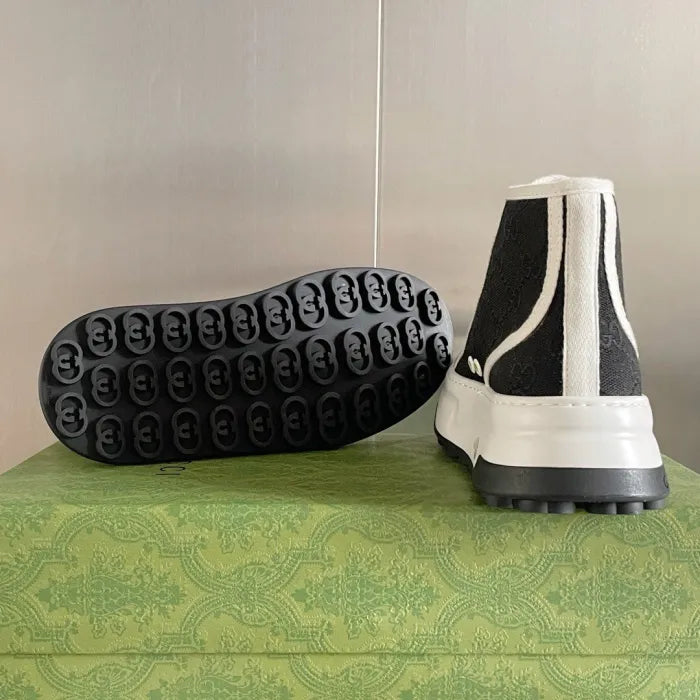 SNEAKERS 13