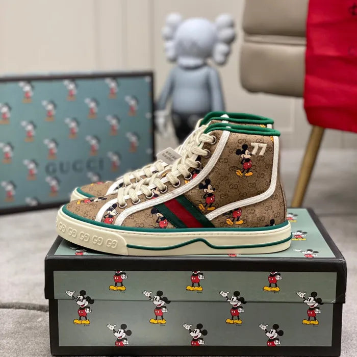 SNEAKERS 14