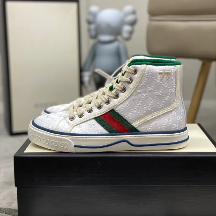 SNEAKERS 14