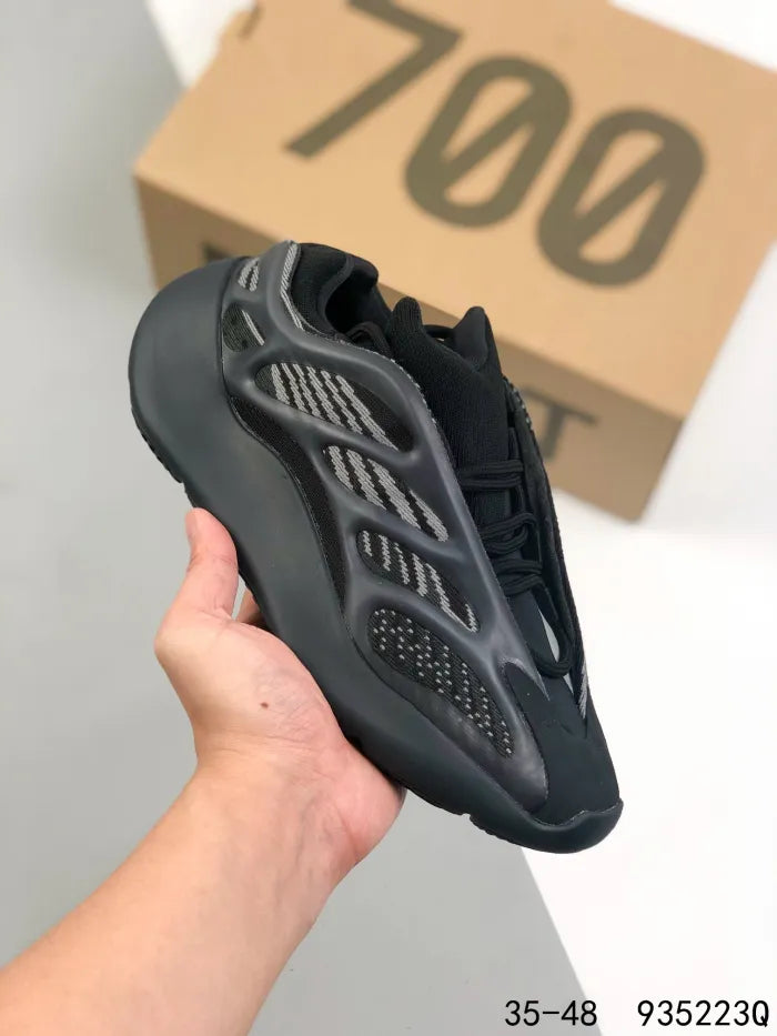 Y - SNEAKERS