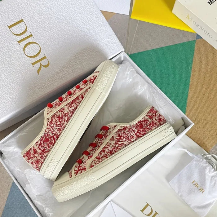 D - SNEAKERS