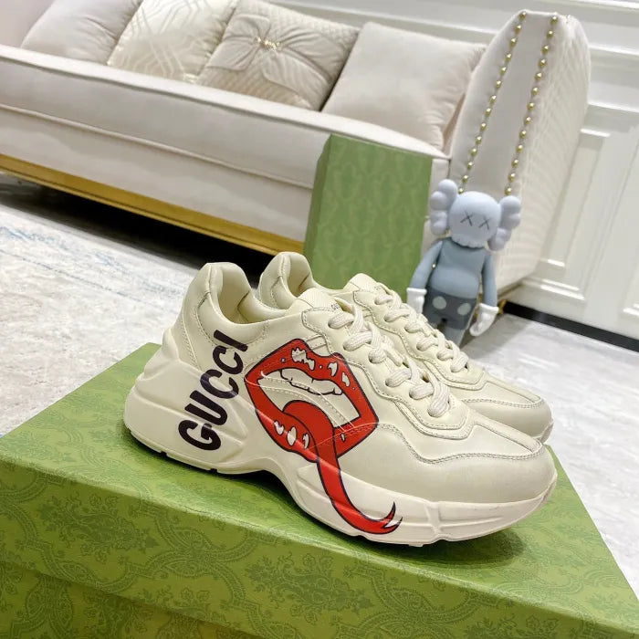 SNEAKERS 26