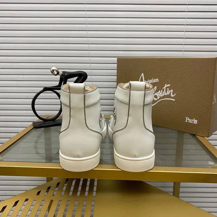 A - SNEAKERS
