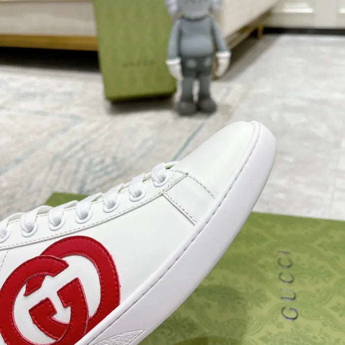 SNEAKERS 21