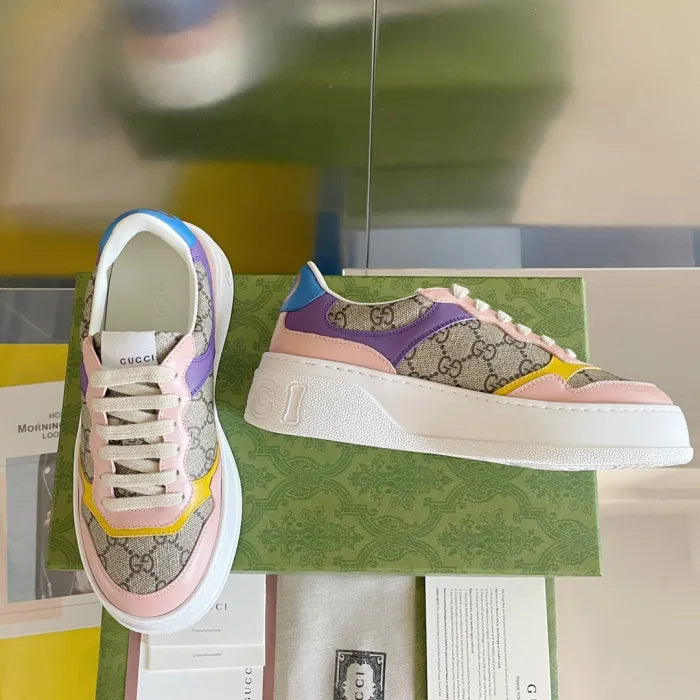 SNEAKERS 23