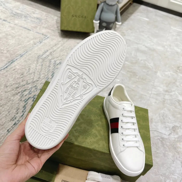 SNEAKERS 21