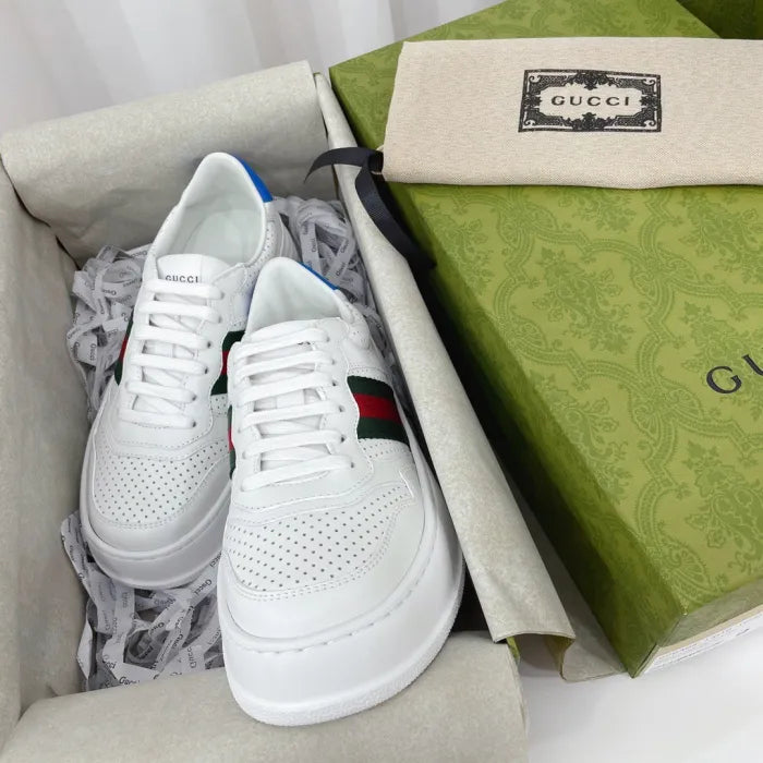 SNEAKERS 23