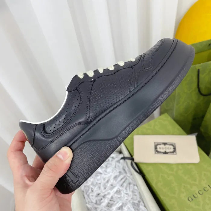 SNEAKERS 23